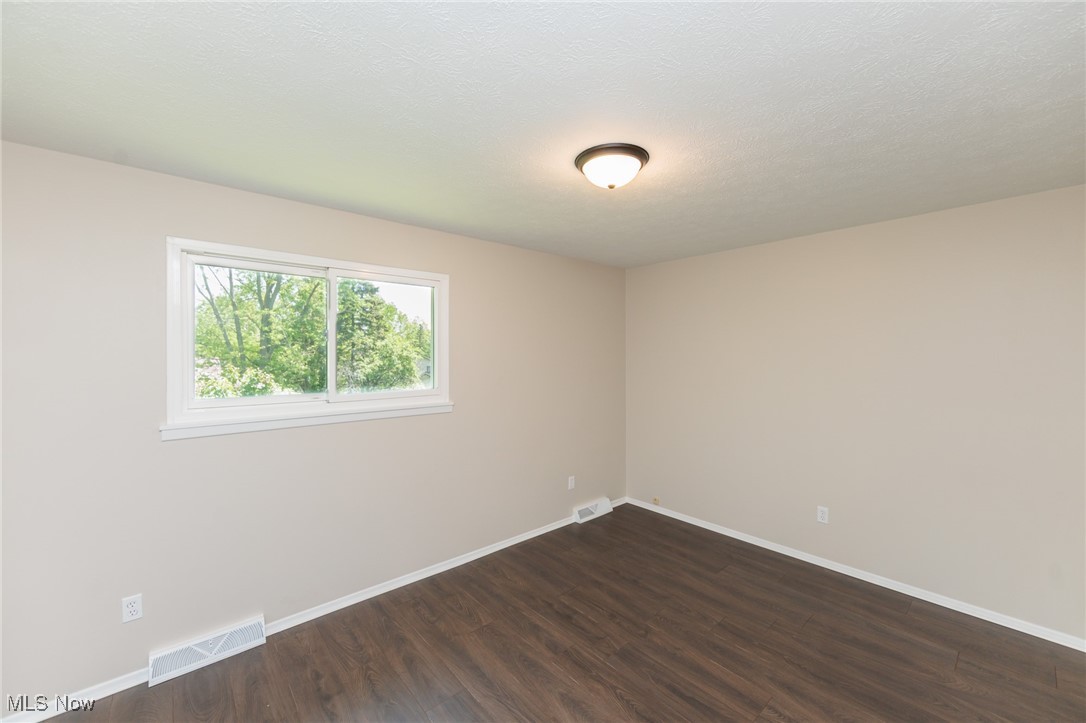 445 Bruce Drive, Brunswick, Ohio image 25