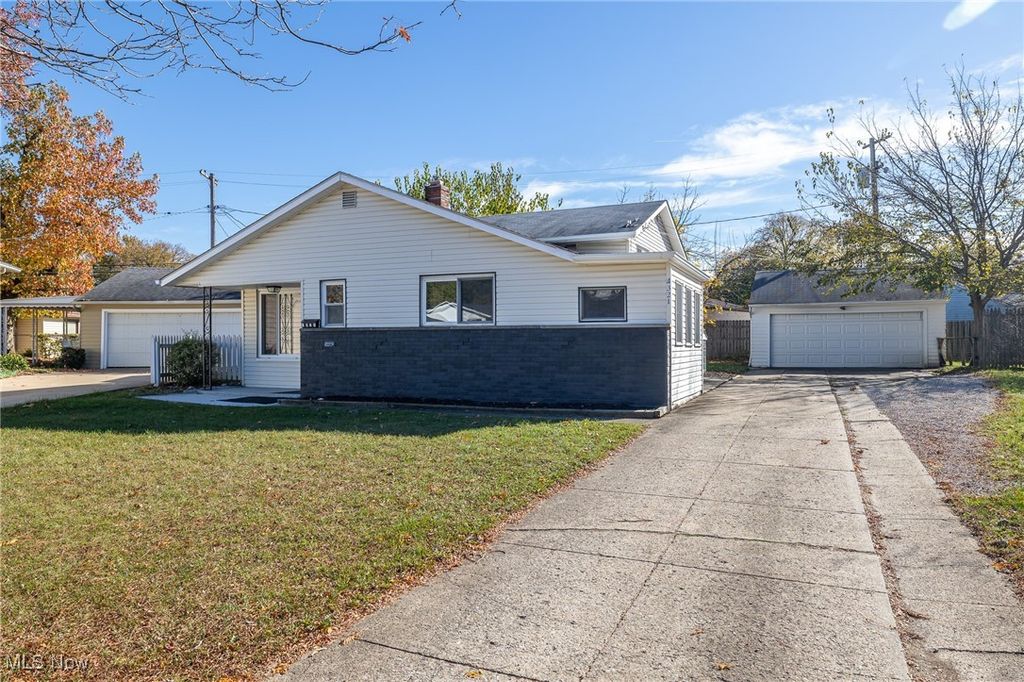 Photo of 4321 W 181st Street, Cleveland, OH 44135 (MLS # 5155718)