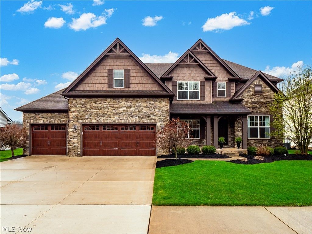 Photo of 33445 Reserve Way At St Andrews, Avon, OH 44011 (MLS # 5199418)