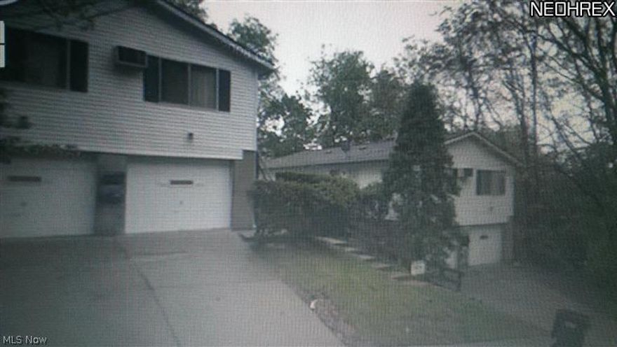 Awesome one bedroom duplex available now!  Home has offstreet parking and an attached one car garage.  The kitchen opens up to the living room and the unit is equipped with a stove and a refrigerator.

Sorry no pets.