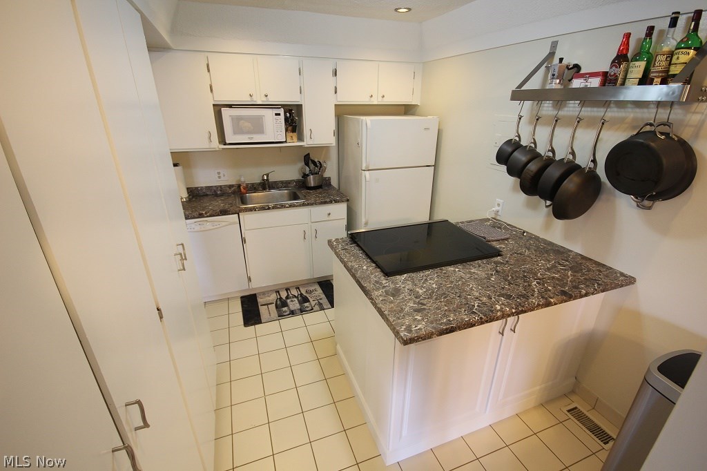 Georgetown/Lyndhurst condos - Residential