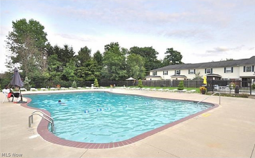 Georgetown/Lyndhurst condos - Residential