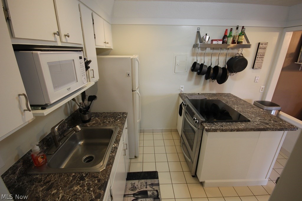 Georgetown/Lyndhurst condos - Residential