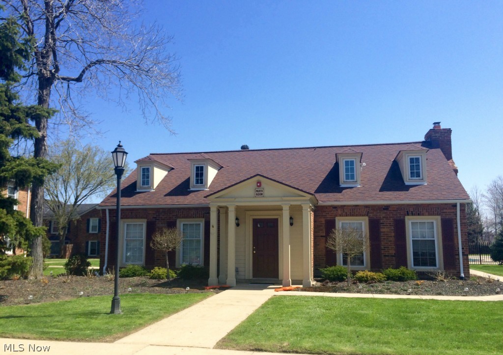 Georgetown/Lyndhurst condos - Residential