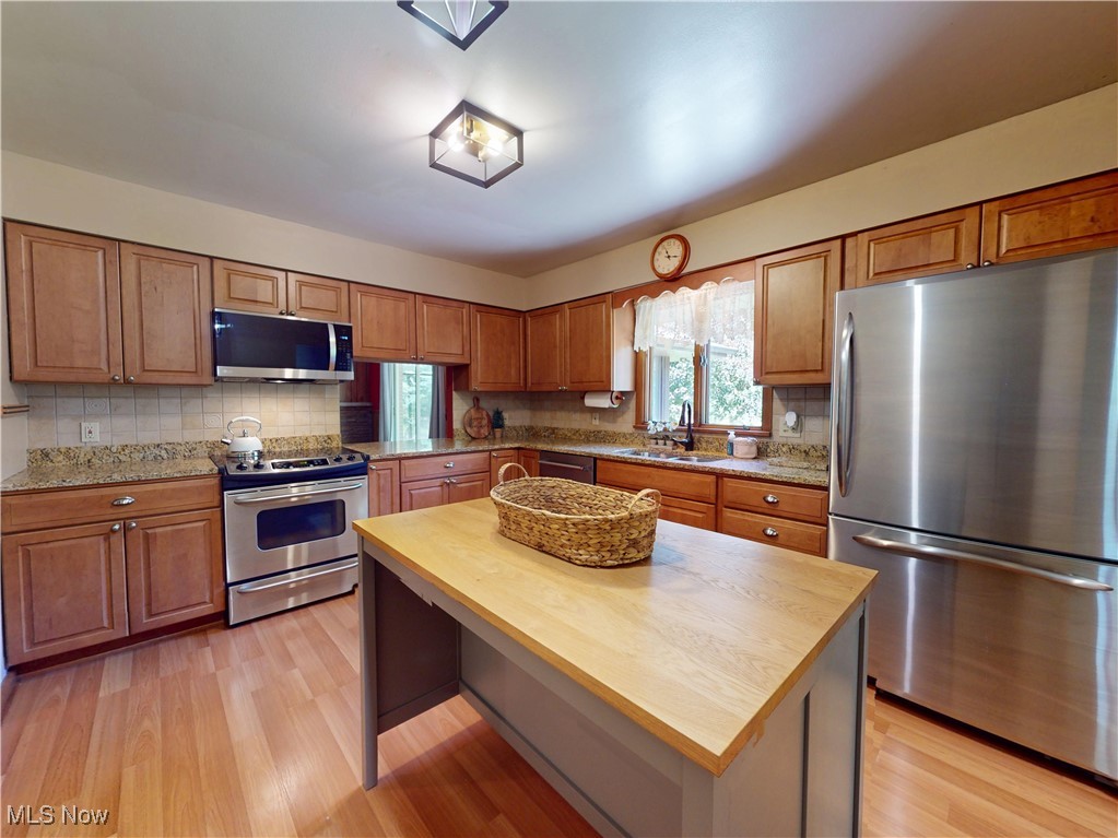 12970 Martin Drive, Parma, Ohio image 11