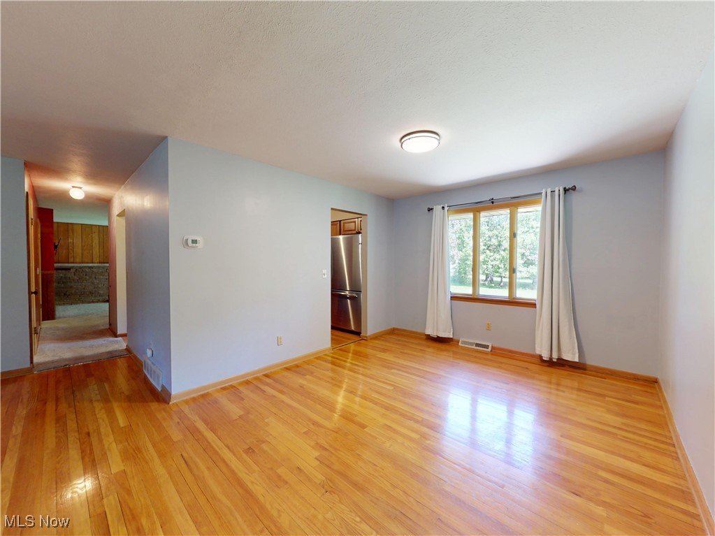 12970 Martin Drive, Parma, Ohio image 7