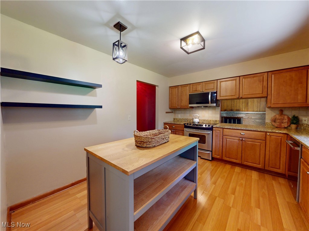 12970 Martin Drive, Parma, Ohio image 12