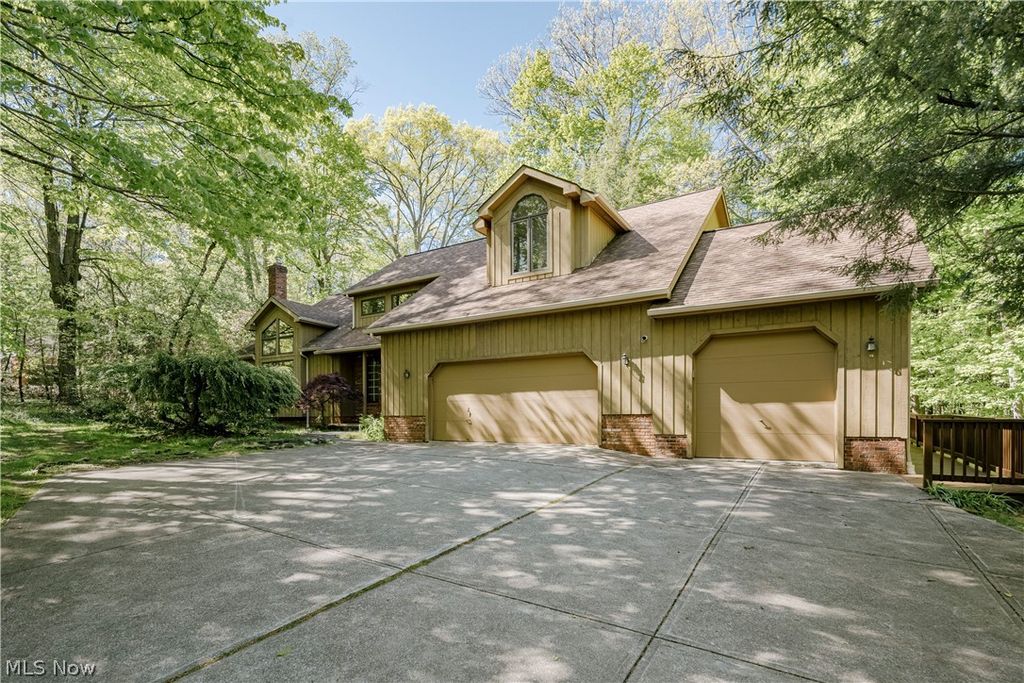 Photo of 33475 Miles Road, Moreland Hills, OH 44022 (MLS # 5209421)