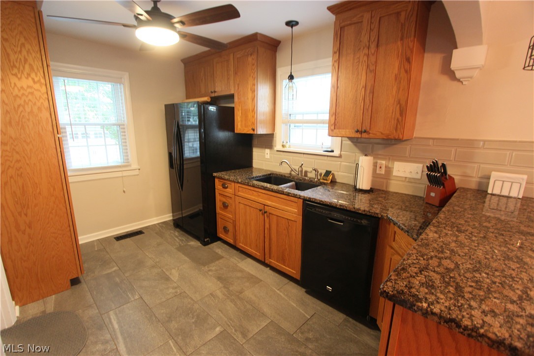 Manor Realty Cos Riverside Mn - Residential