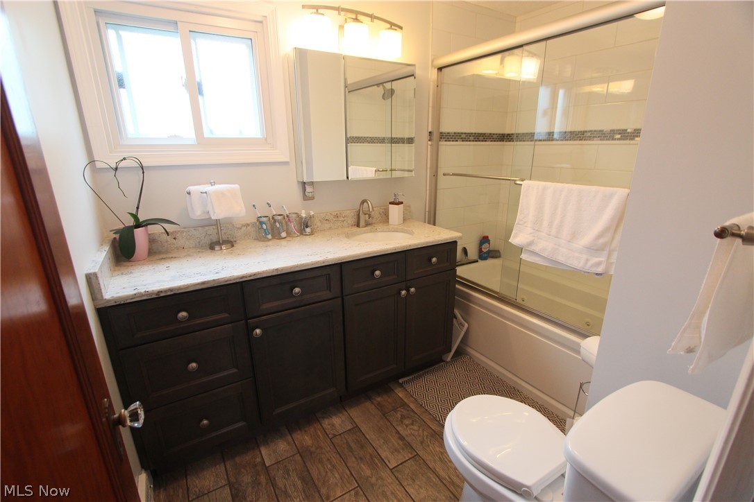 Manor Realty Cos Riverside Mn - Residential