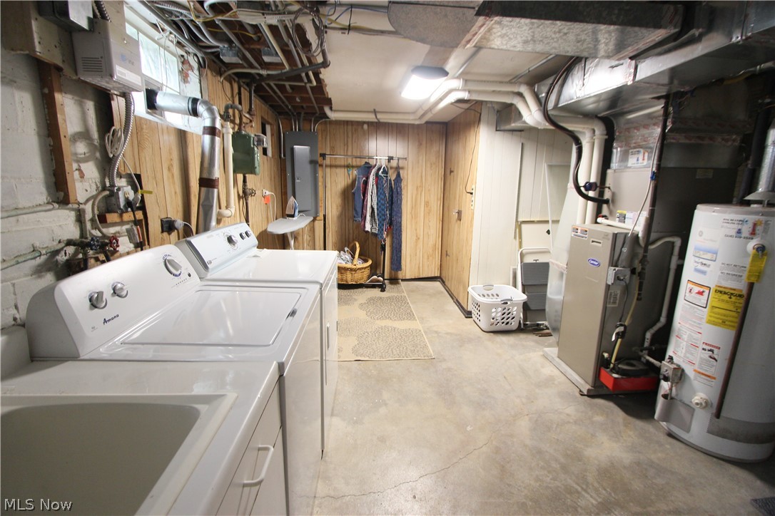 Manor Realty Cos Riverside Mn - Residential