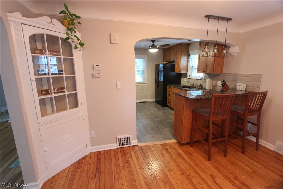 Manor Realty Cos Riverside Mn - Residential