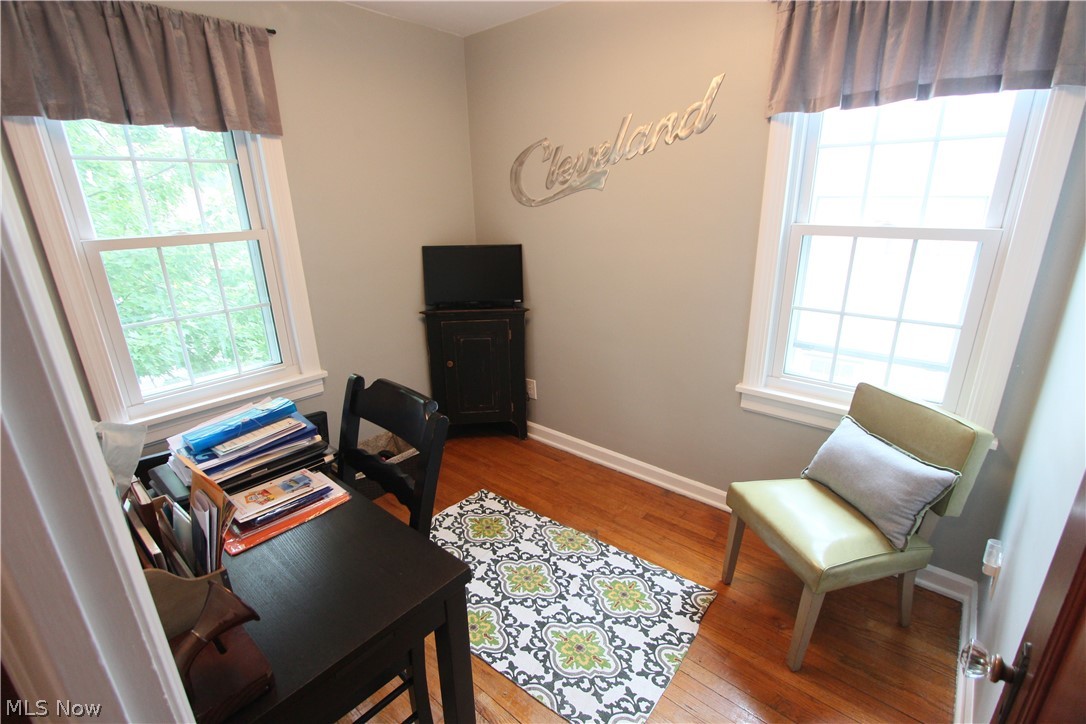 Manor Realty Cos Riverside Mn - Residential