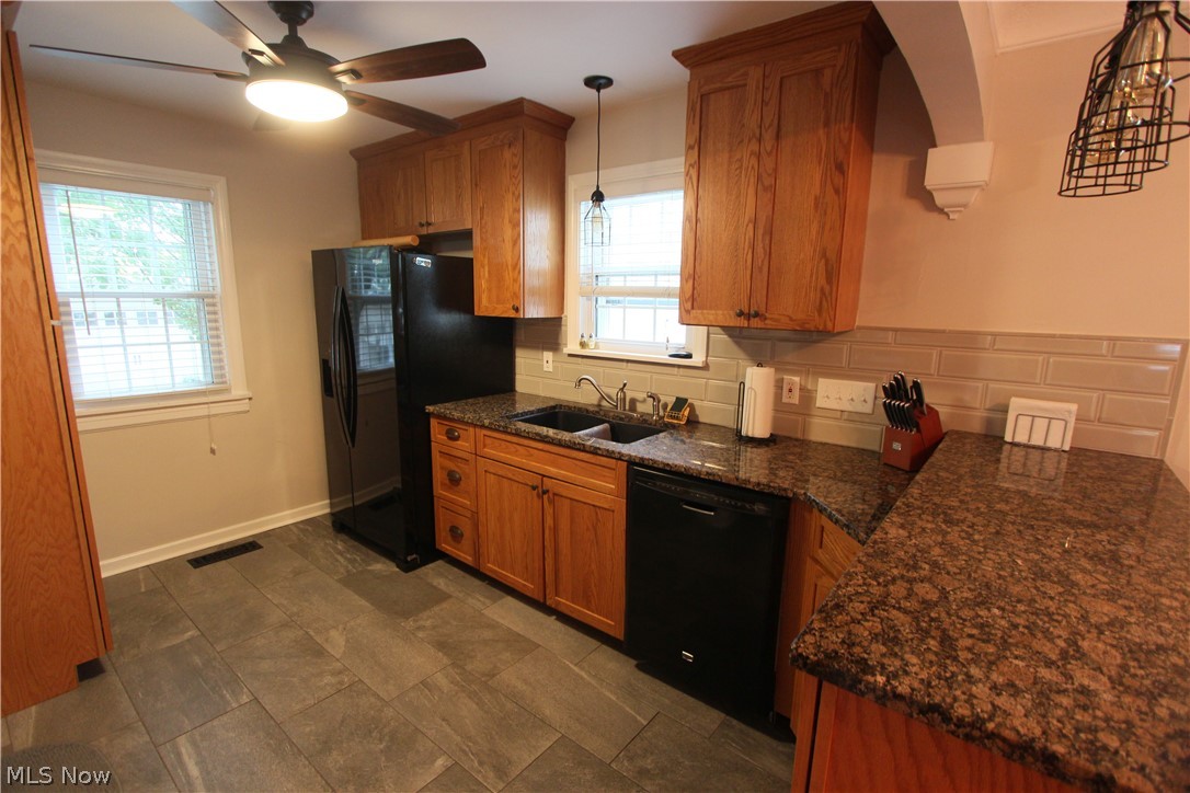 Manor Realty Cos Riverside Mn - Residential