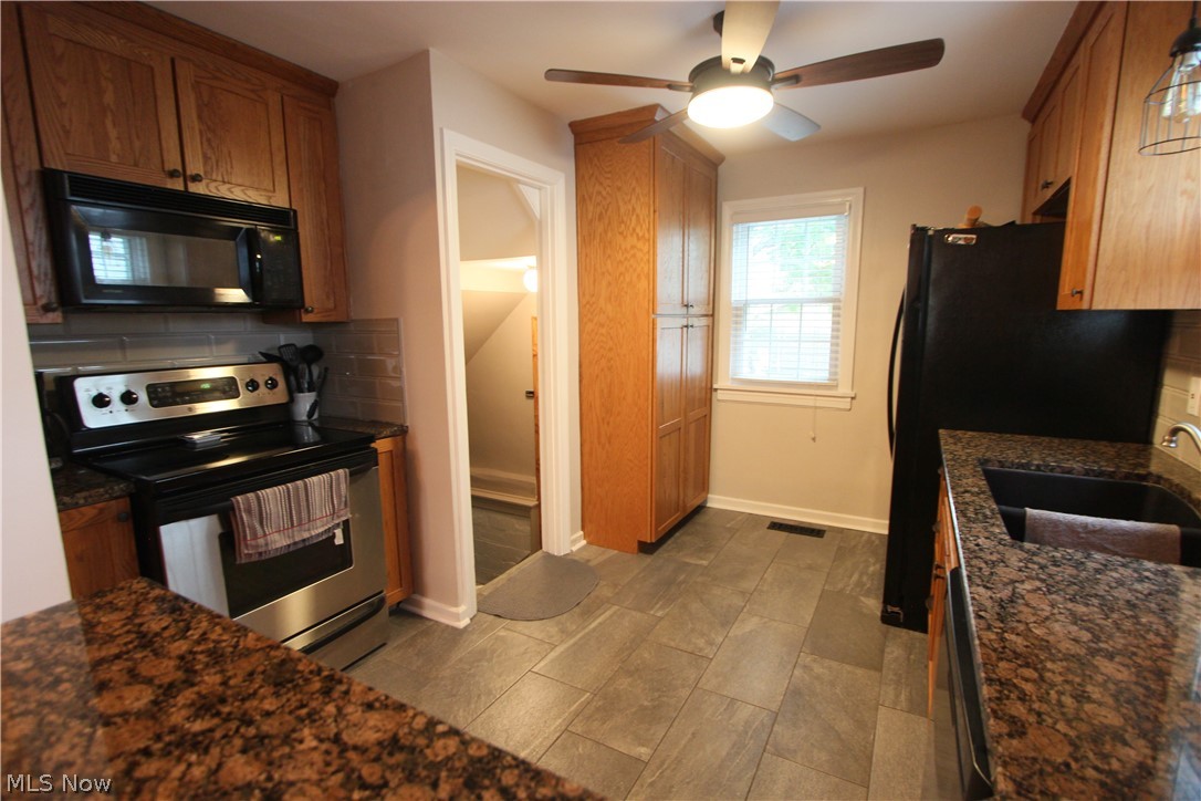 Manor Realty Cos Riverside Mn - Residential