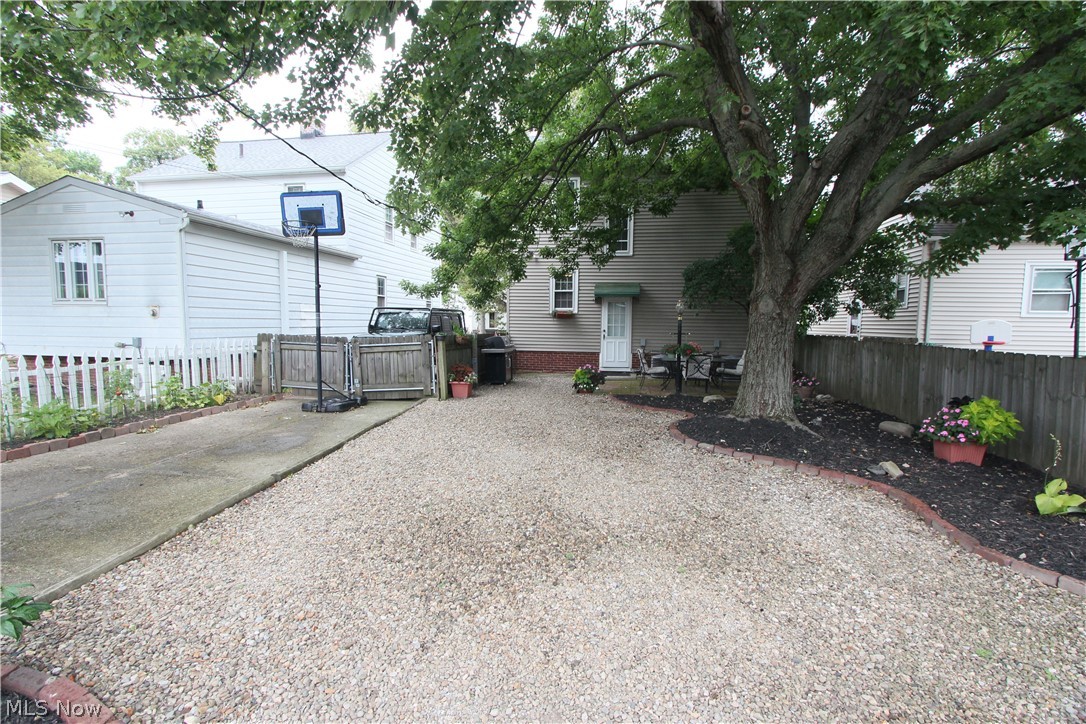 Manor Realty Cos Riverside Mn - Residential