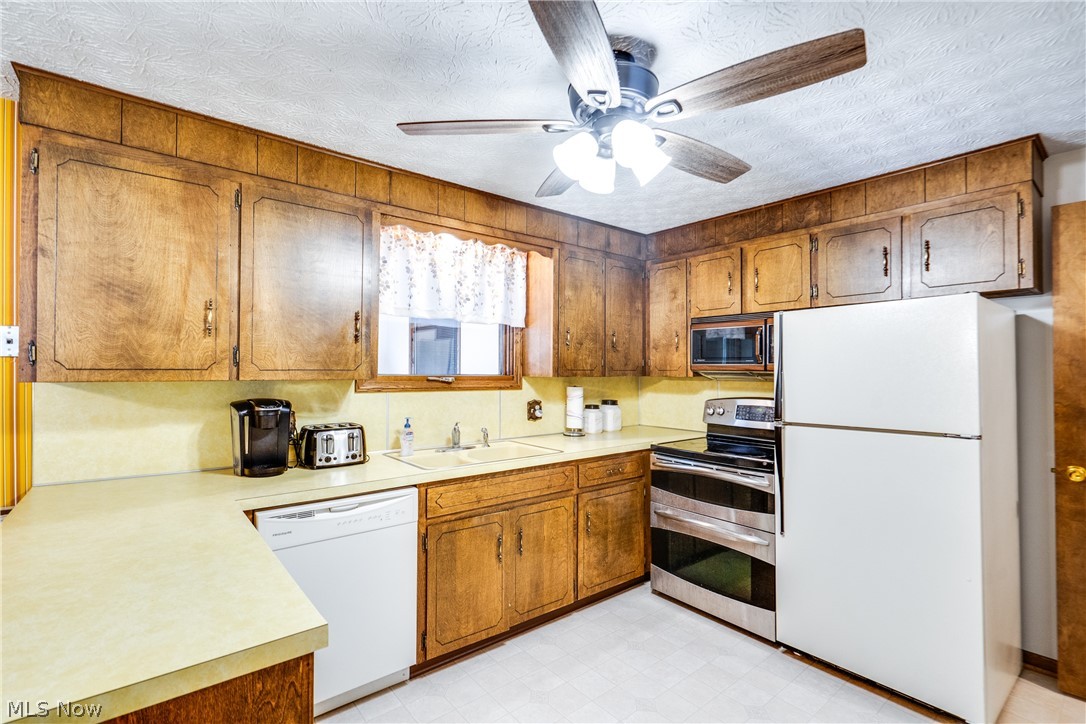 Amherst Knolls - Residential