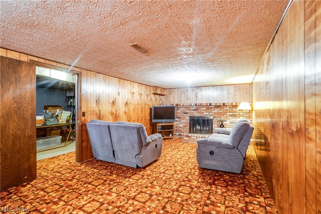 Amherst Knolls - Residential