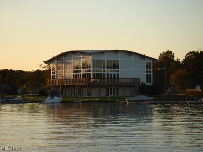 Aurora Shores - Residential