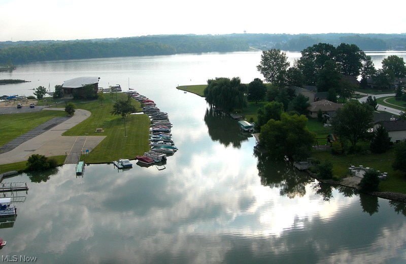 Aurora Shores - Residential