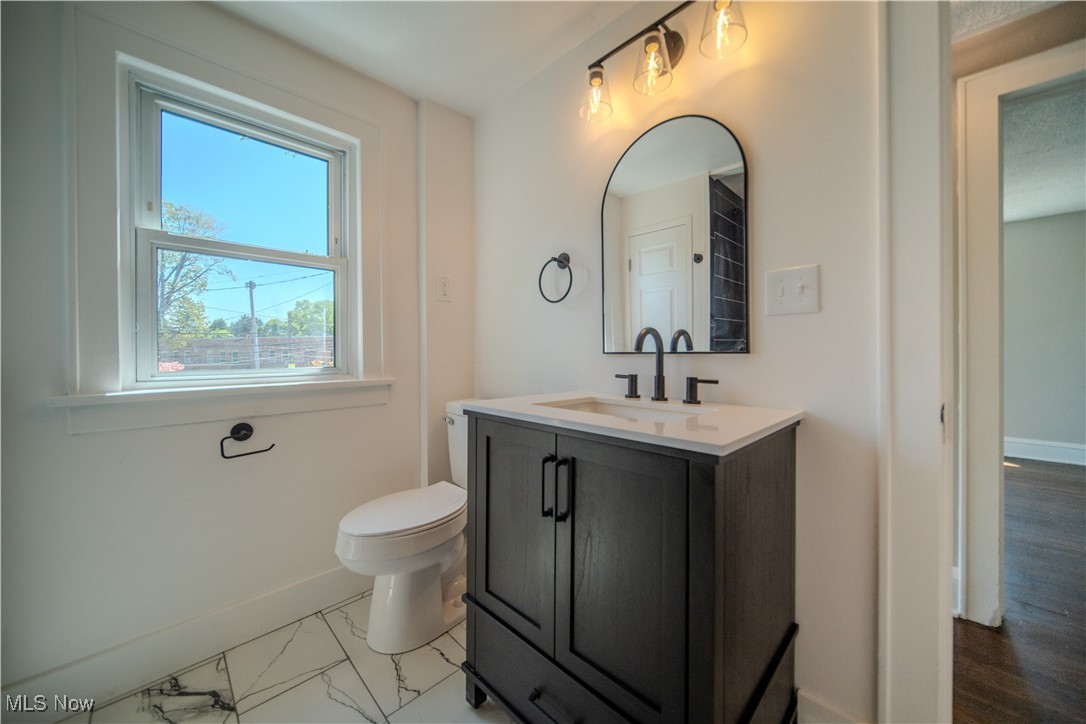 585 E Glenwood Avenue, Akron, Ohio image 17