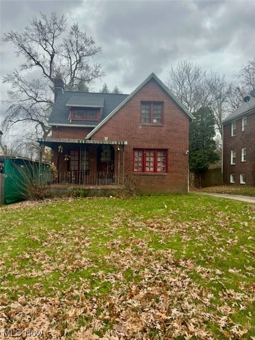 Great investment property located on the quiet street of Upland and close to the University. This home is priced to sell and looking for an investor to take over! This is a Cash flow home!! Call Today!!