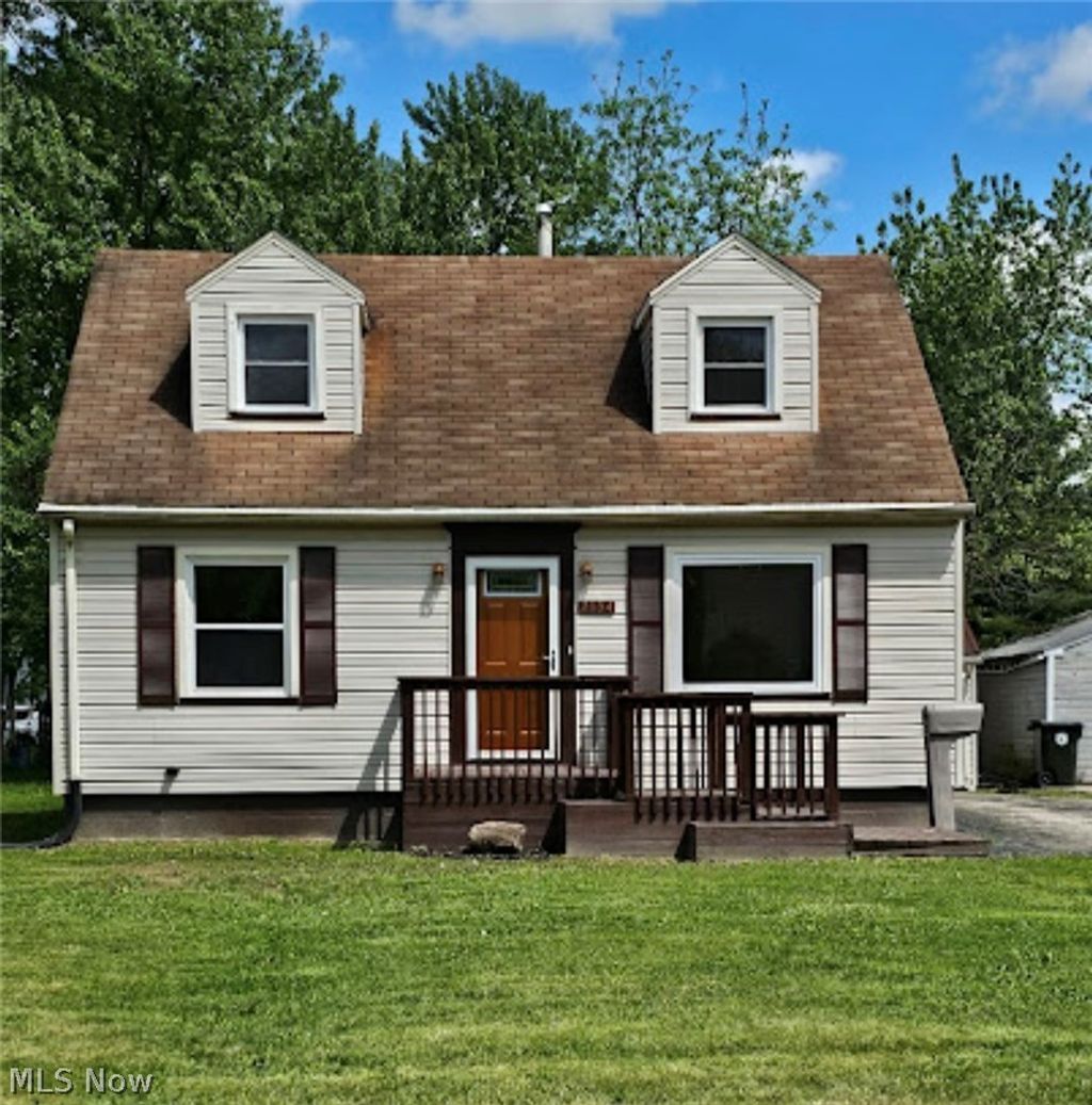 Photo of 2134 Estabrook Avenue NW, Warren, OH 44485 (MLS # 5211896)