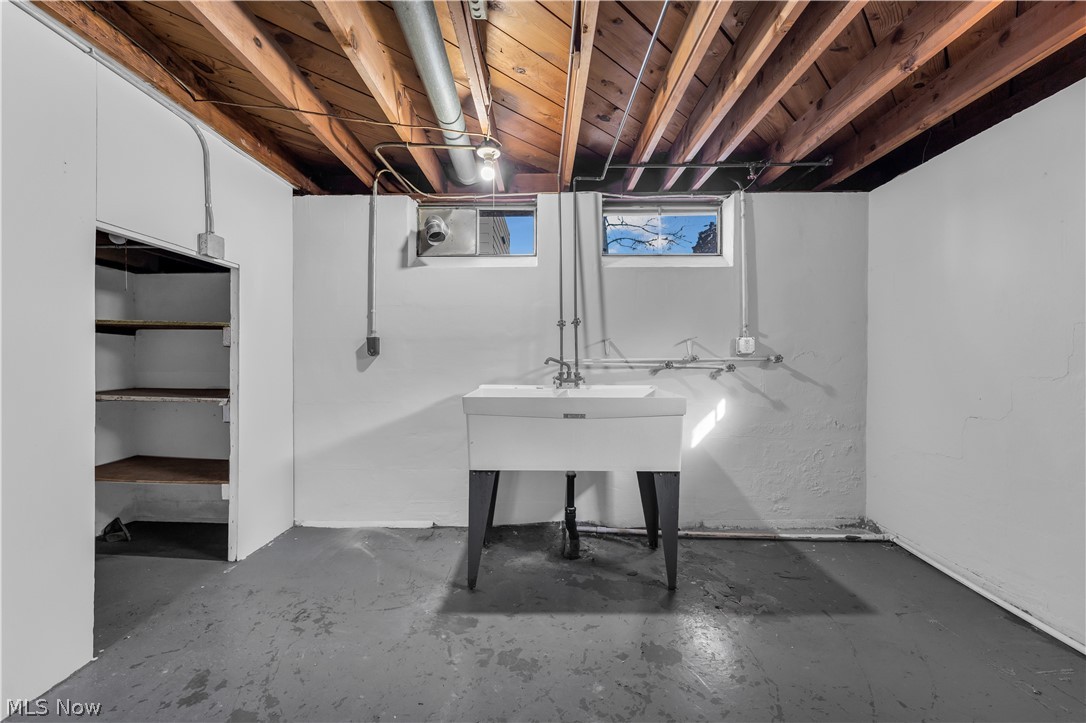 Seltzer Round Garfield Pkwy - Residential Lease