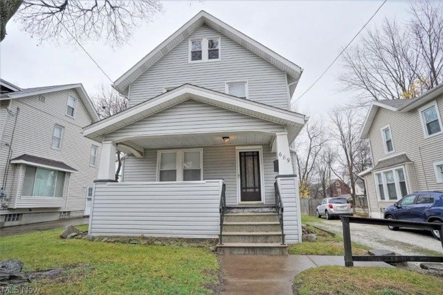 WOW! So much house for so little money! You will be pleasantly surprised how much space this lovely North Hill colonial has!
THis home features 3 bedrooms, 2 full baths and a formal dining room. The kitchen is large and roomy.

Schedule your private showing today!