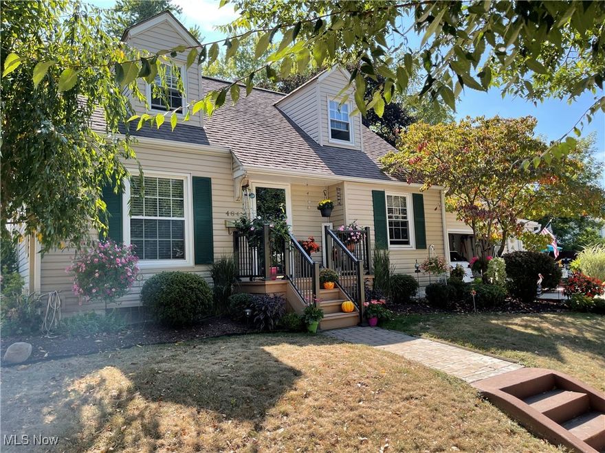 Hello once again Firestone Park home shoppers!  Set your private viewing for this gem ASAP!  You will not want to miss this one! 
484 Reed Ave. has tons to offer its new owner including~ vinyl siding, paved driveway, applianced kitchen, formal dining room perfect for friends and family to gather, central air, glass block windows, as well as one of the nicest curb appeals in our neighborhood.  We are tastefully decorated throughout inside and out, we boast an updated bathroom with skylight, possible third bedroom currently being used as a family room on the first floor, as well as a finished rec room-office and or child's playroom in the basement, this home is move in ready and for sure ready to call home!  We are located close to Everything including-schools-churches-library-shopping and expressways.  Call Today we will see you soon!