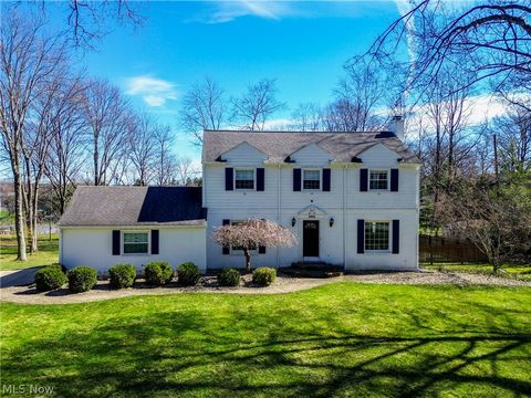 Homes For Sale - 568 Hampshire Road<br/> Fairlawn, OH 44333