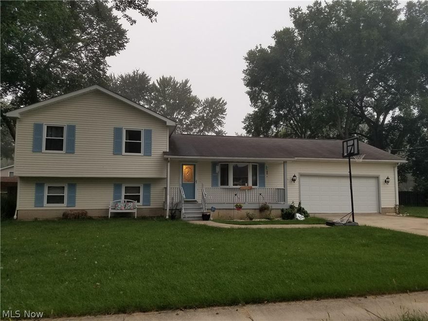 Make this beautiful home yours today!  This home has spacious rooms with a beautiful eat in kitchen.  There are new windows throughout and a newer hot water tank and sump pump. All appliances stay.  Bring your offers!!