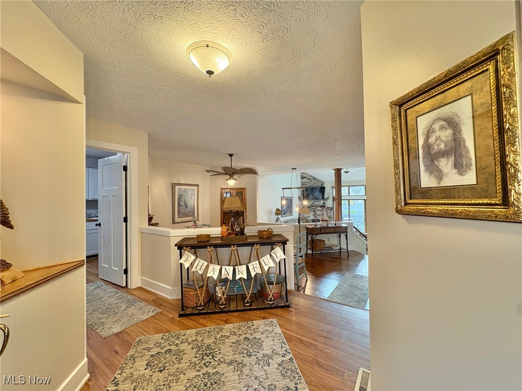 45 Forest Cove Drive 24