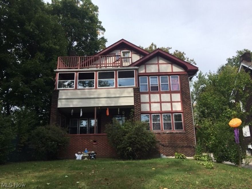 Best Deal around!!! This 2 bedroom 1 bath includes ALL UTILITIES PAID!! This unit is on Youngstown's Historic Northside, right off of Fifth Ave...Ideal for any college student, young couple, or single.  Close to YSU, downtown, restaurants and more!! Unit has some updates..This charming 2 bedrrom 1 bath won't last long!!!