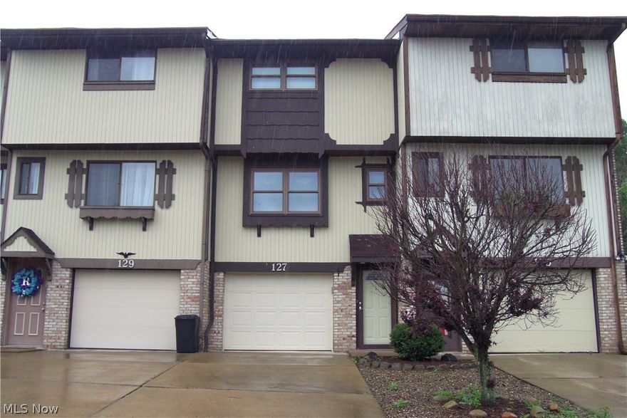 WEIRTON HEIGHTS TOWNHOME!  Enjoy incredible convenience in this 2 BR, 1.5 bath townhome located right off Rt 22 and within minutes to everything you need.  LR, eat-in kitchen and bright and cozy sun room with skylight.  1 car garage and central air.