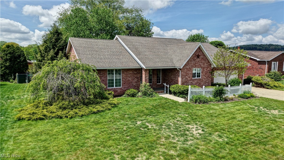 2148 Denise Drive, New Philadelphia, Ohio image 2