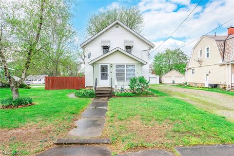 Photo of 588 Jackson Street, Amherst, OH 44001 (MLS # 5202660)