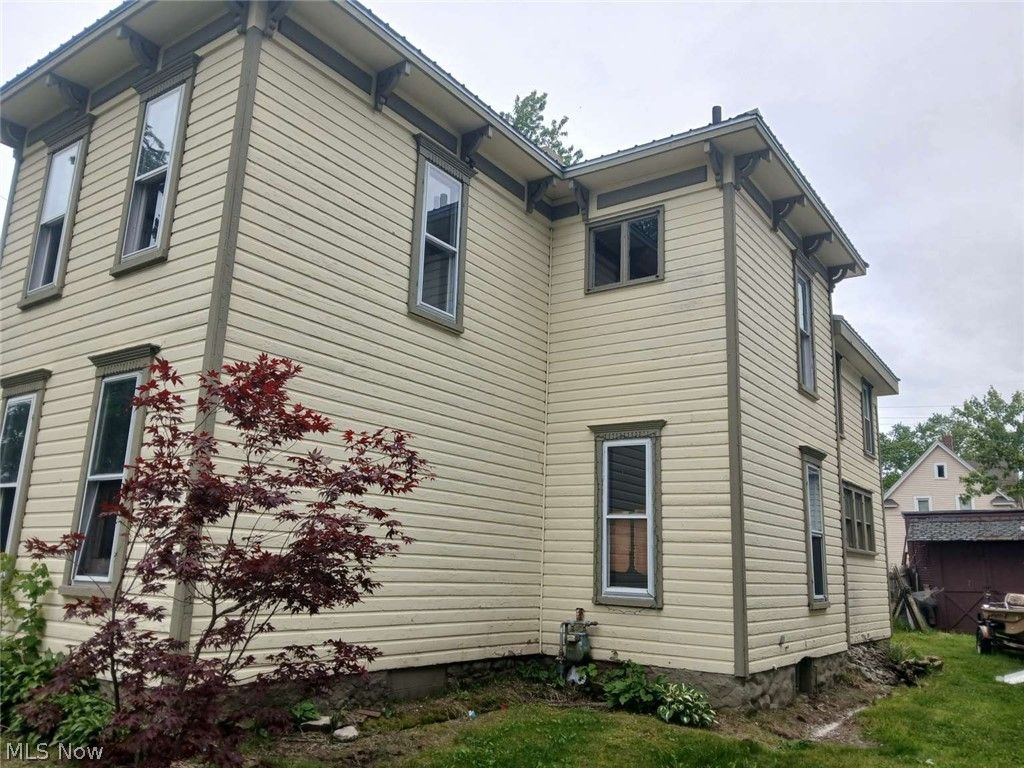 Photo of 247 Whitney Street, Conneaut, OH 44030 (MLS # 5217116)