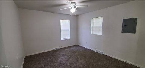 Tiny photo for 724 Briggs Road, Leavittsburg, OH 44430 (MLS # 5210541)
