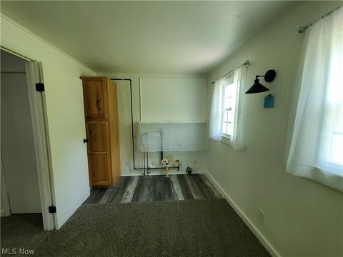 Tiny photo for 724 Briggs Road, Leavittsburg, OH 44430 (MLS # 5210541)