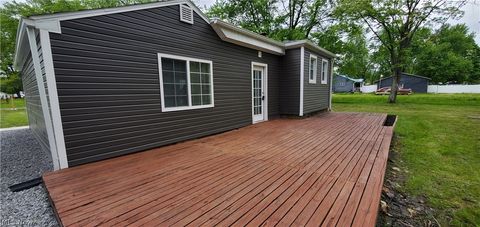 Tiny photo for 724 Briggs Road, Leavittsburg, OH 44430 (MLS # 5210541)