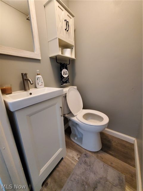 Tiny photo for 724 Briggs Road, Leavittsburg, OH 44430 (MLS # 5210541)
