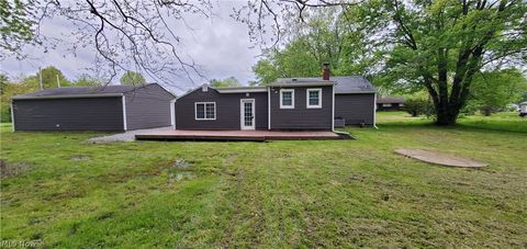Tiny photo for 724 Briggs Road, Leavittsburg, OH 44430 (MLS # 5210541)