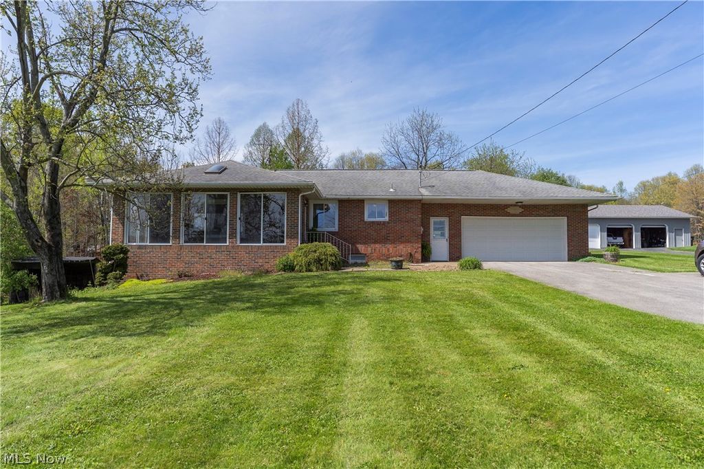 Photo of 7903 E Liberty Street, Hubbard, OH 44425 (MLS # 5205152)