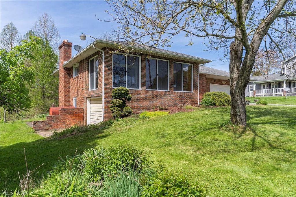 Photo of 7903 E Liberty Street, Hubbard, OH 44425 (MLS # 5205152)
