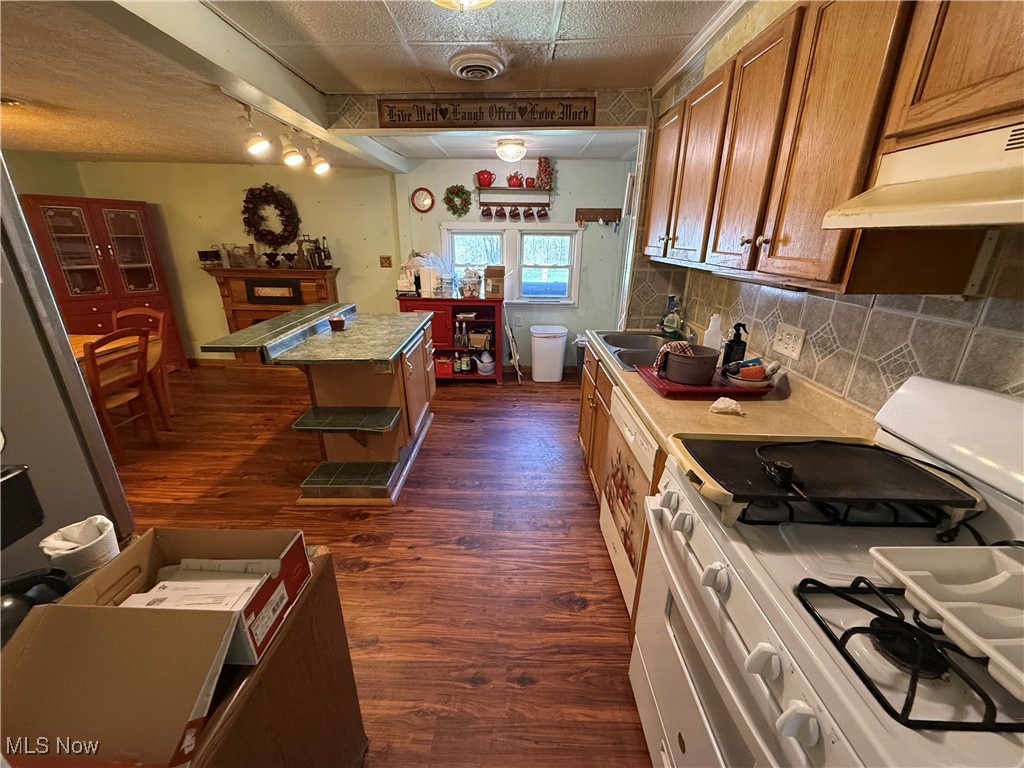 1227 Gorley Street, Uhrichsville, Ohio image 12