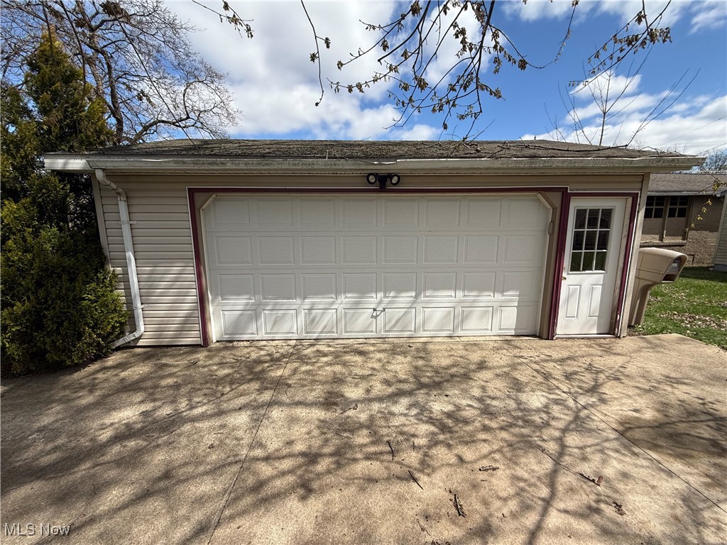 1227 Gorley Street, Uhrichsville, Ohio image 7