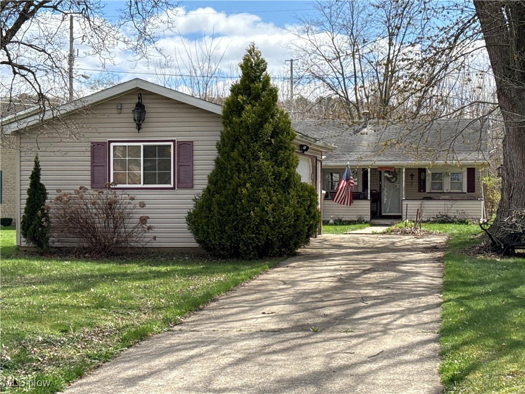 1227 Gorley Street, Uhrichsville, Ohio image 1