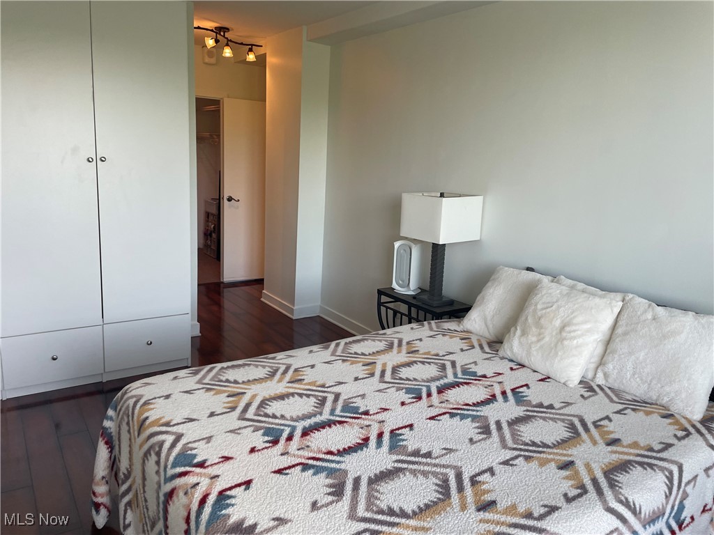 One Bratenahl Place Condo - Residential