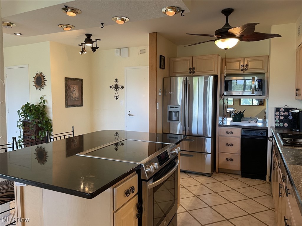 One Bratenahl Place Condo - Residential